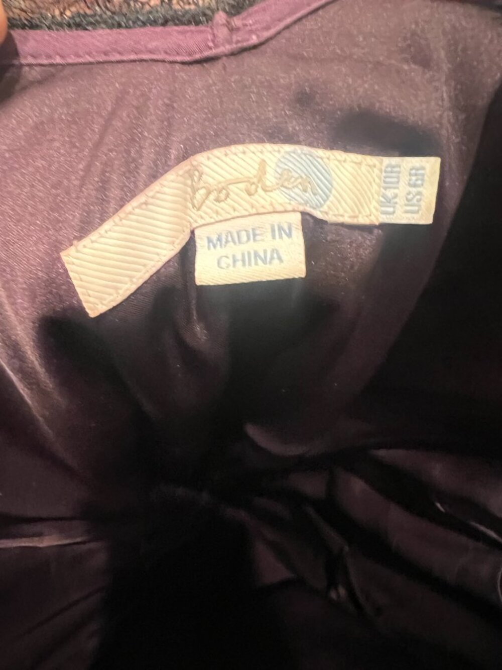 Boden Black lace 3/4 sleeve dress with purple underlay & V back size 6 - Picture 3 of 5